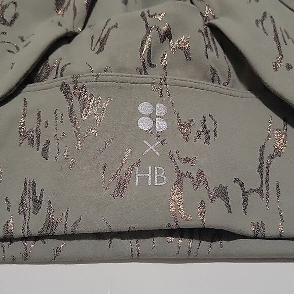 Sweaty Betty x Halle Berry Athena Sports Bra - Picture 10 of 15